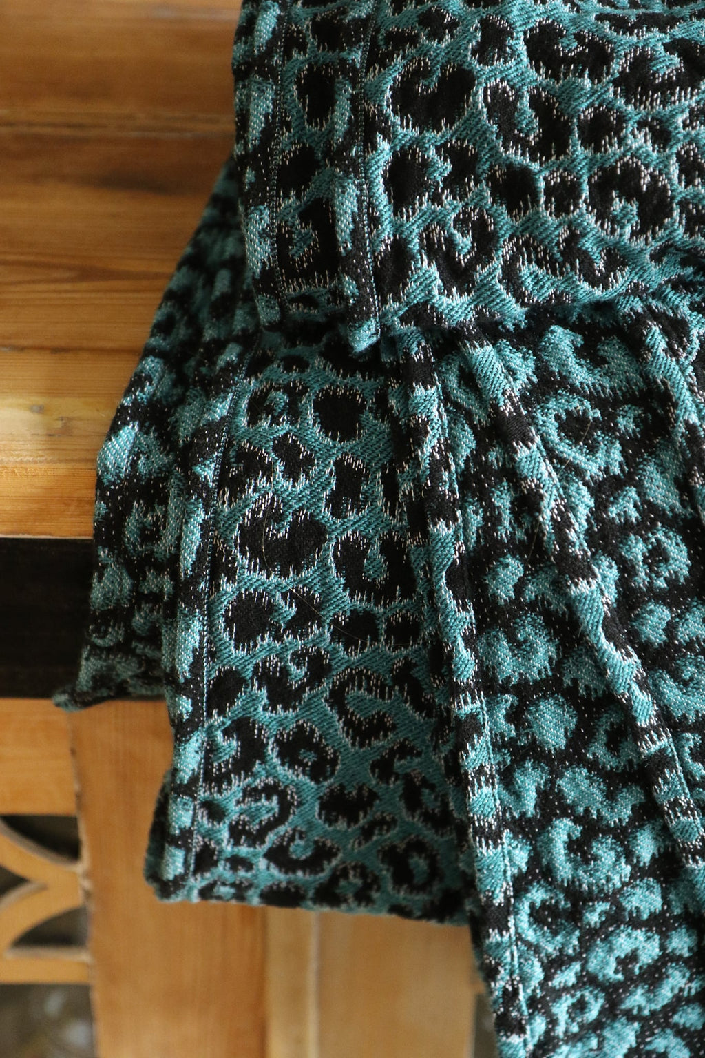 Yaro Ringsjal - Pussycat Trinity Black Petrol Wool