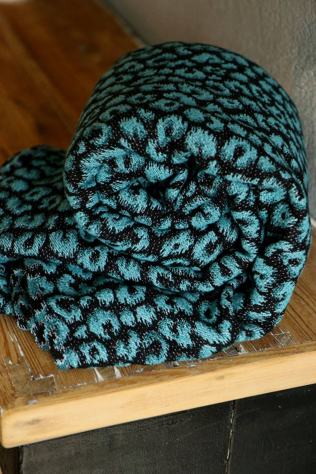 Yaro Ringsjal - Pussycat Trinity Black Petrol Wool