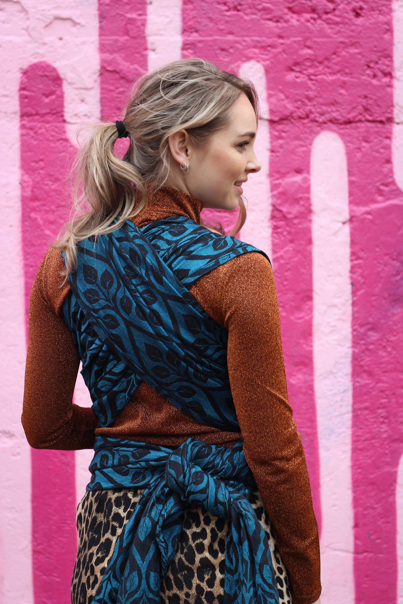 Yaro Ringsjal - La Vita Blue-Black Linen
