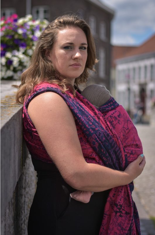 Yaro Ringsjal - Runes Trinity Fuchsia Navy Paper Kapok