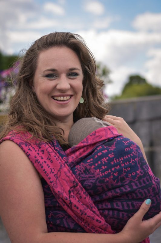 Yaro Ringsjal - Runes Trinity Fuchsia Navy Paper Kapok